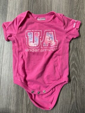 Under Armour Hot Pink UA Graphic Infant One-Piece Bodysuit 3/6 mos Baby Armour